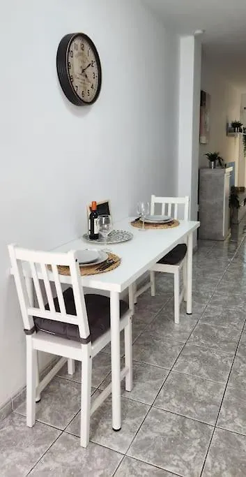 Fantastic Holiday Apartment Arona